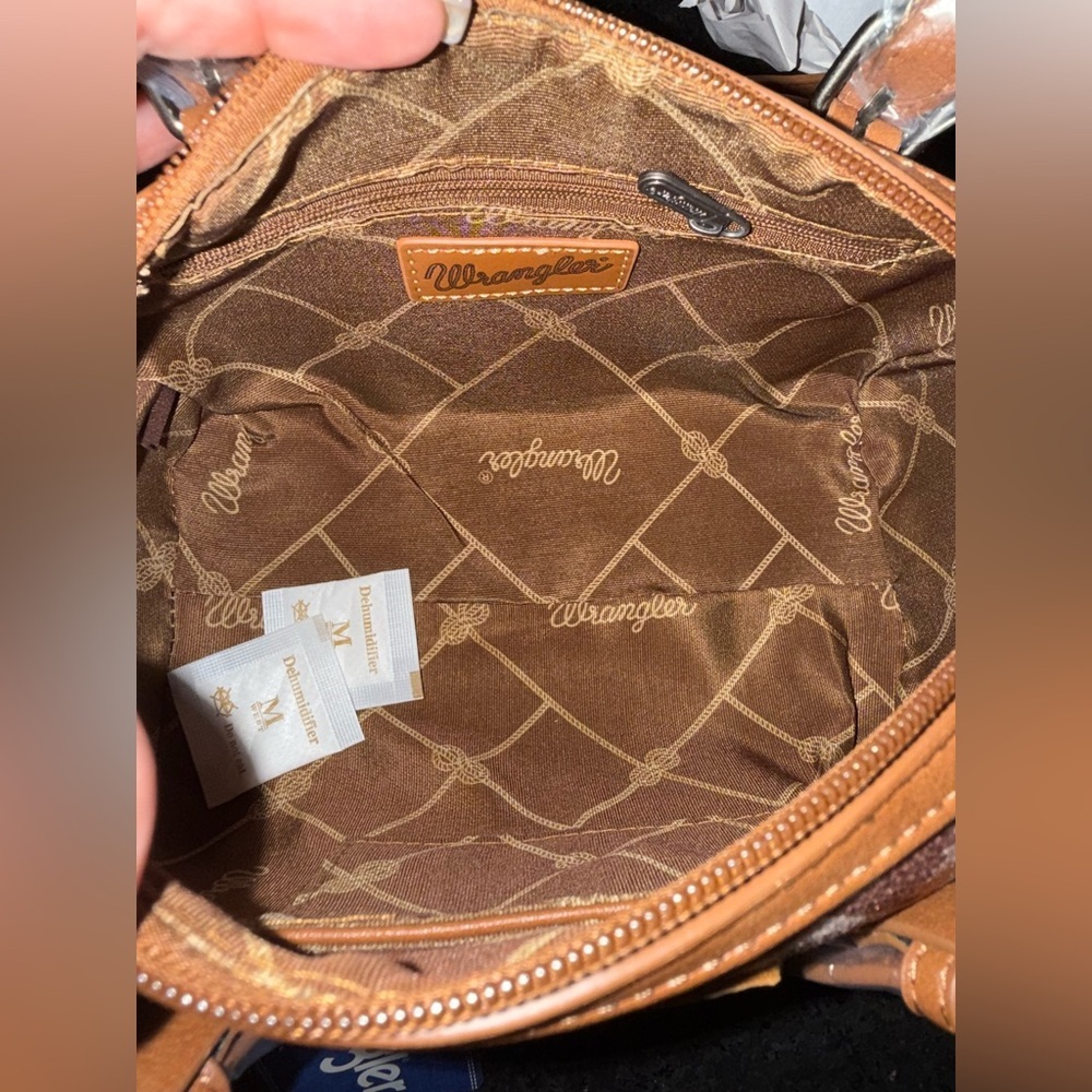 NEW WRANGLER AZTEC SOUTHWEST PRINT BARREL HANDBAG DETACHABLE CROSSBODY STRAP - Picture 7 of 12